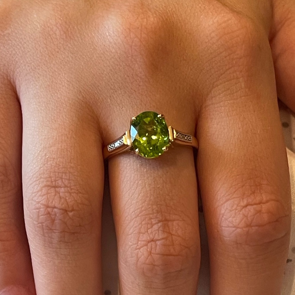 14k Yellow Gold Peridot & Accent Diamond Ring, size 9
